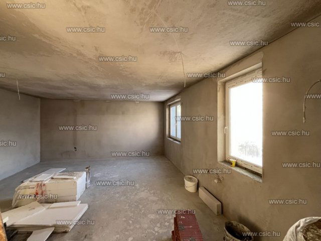 Eladó családi ház, Budakalászon 114.9 M Ft, 4 szobás