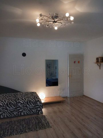 Eladó családi ház, Balatonszabadiban 52 M Ft, 5 szobás