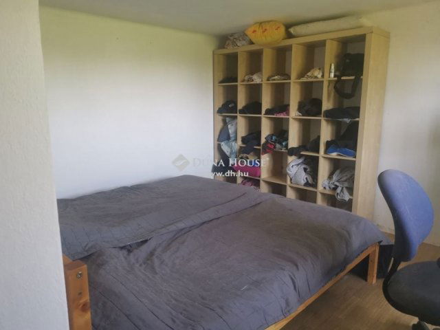 Eladó családi ház, Nyugotszenterzsébeten 5.6 M Ft, 2 szobás