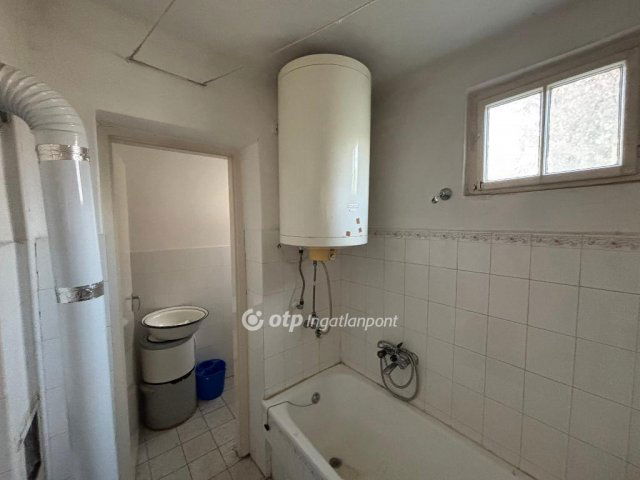 Eladó családi ház, Hajdúböszörményen 42 M Ft, 1+1 szobás