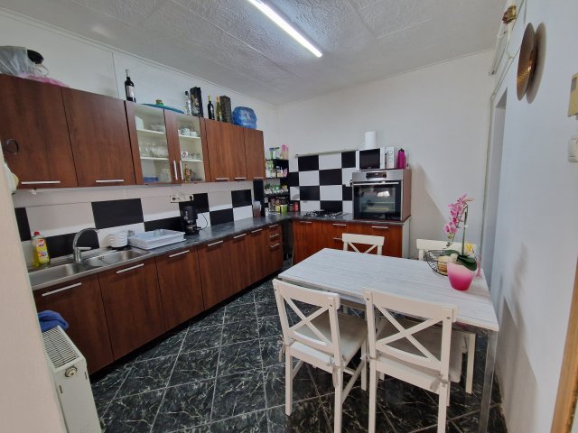Eladó családi ház, Petriventén 30.5 M Ft, 4 szobás