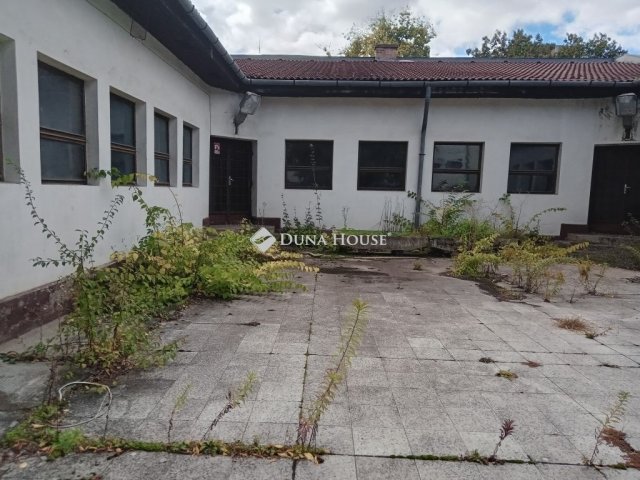 Eladó ipari ingatlan, Budapesten, XX. kerületben 369 M Ft