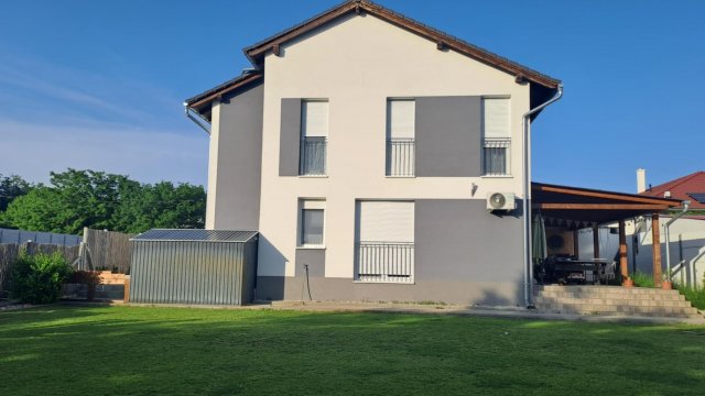 Eladó sorház, Baján 89.9 M Ft, 5 szobás / költözzbe.hu