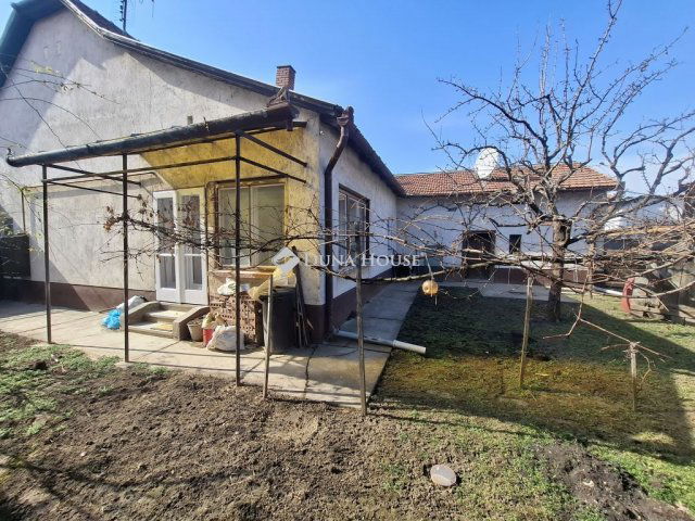 Eladó családi ház, Kiskunfélegyházán 42.2 M Ft, 2 szobás