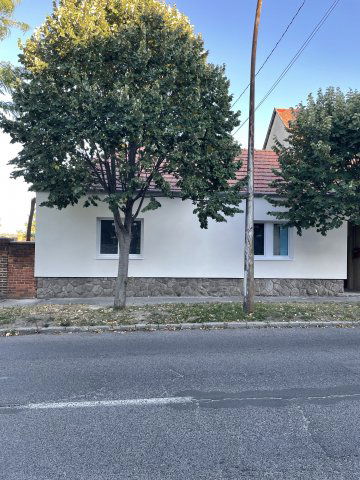 Eladó téglalakás, Pécsett 89.9 M Ft, 4 szobás