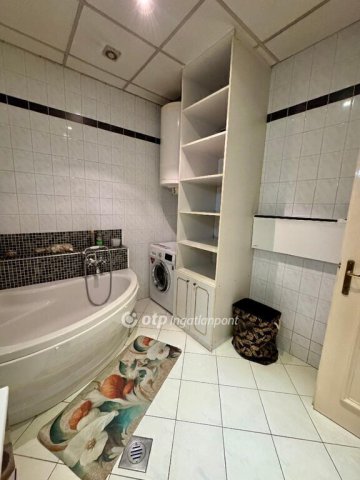 Eladó téglalakás, Budapesten, V. kerületben 94.9 M Ft