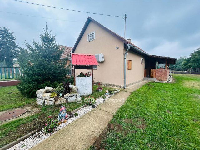 Eladó családi ház, Bujon 24.99 M Ft, 2 szobás