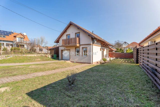 Eladó ikerház, Csömörön 139.9 M Ft, 4 szobás