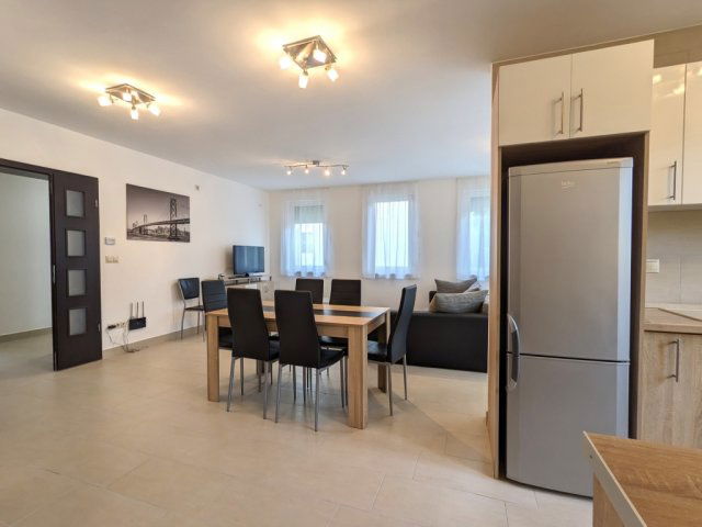 Kiadó téglalakás, albérlet, Debrecenben 440 E Ft / hó, 4 szobás