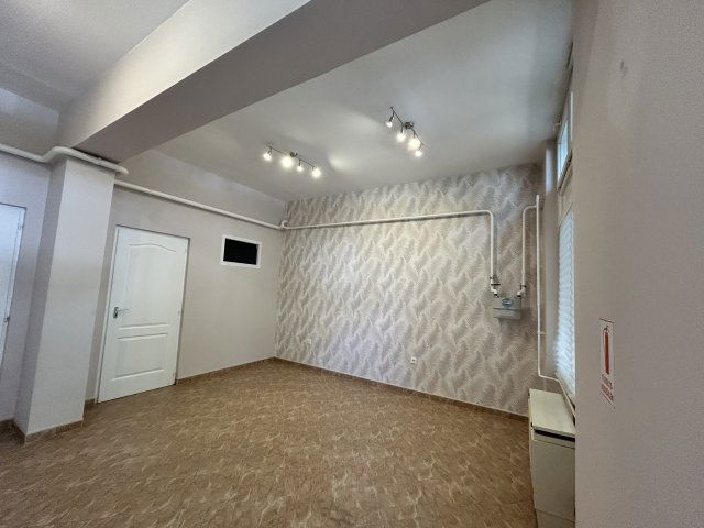 Eladó üzlethelyiség, Lajosmizsén 26.9 M Ft, 2 szobás
