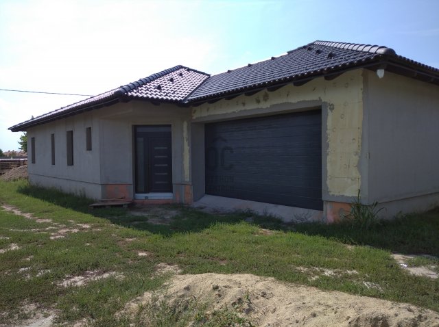 Eladó családi ház, Pákozdon 149.9 M Ft, 4 szobás