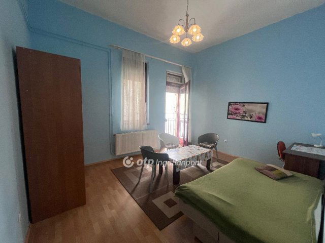 Kiadó téglalakás, albérlet, Szegeden 200 E Ft / hó, 3 szobás