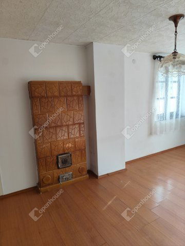 Eladó családi ház, Tabon 39.9 M Ft, 2 szobás