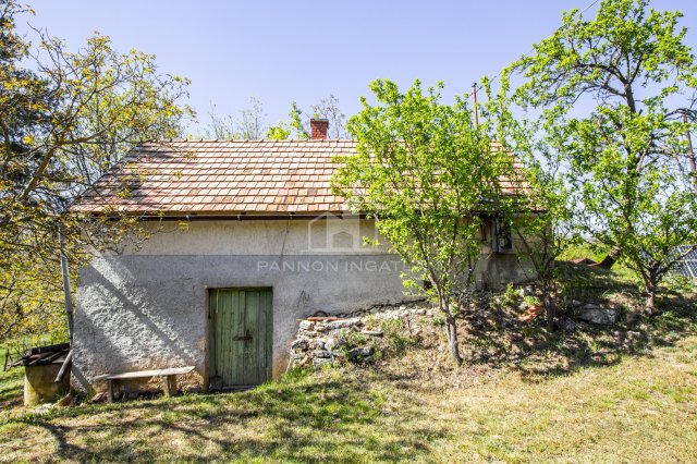 Eladó nyaraló, Mencshelyen 39.9 M Ft, 1 szobás