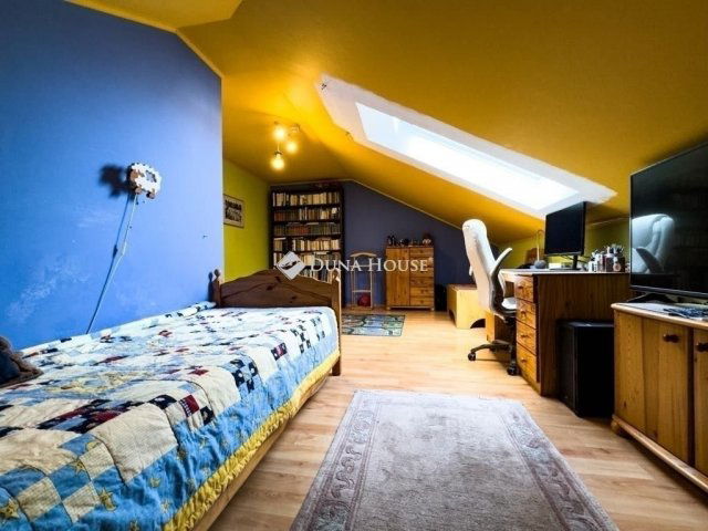 Eladó ikerház, Vecsésen 155 M Ft, 5 szobás