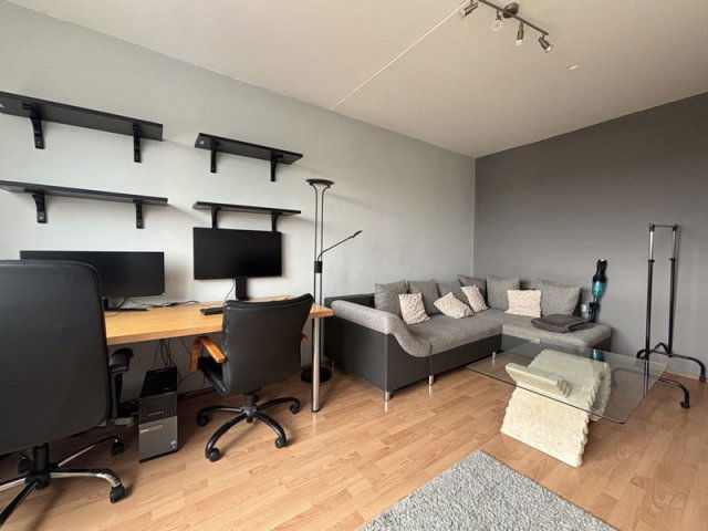 Kiadó panellakás, albérlet, Pécsett, Zója utcában, 1+1 szobás