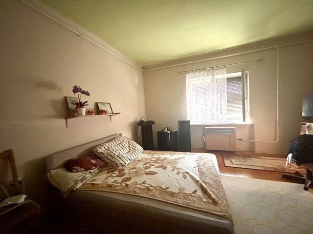 Eladó családi ház, Ácson 40 M Ft, 2 szobás