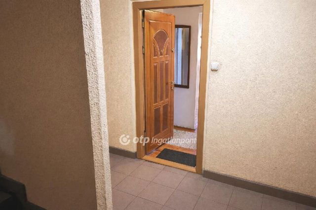 Eladó panellakás, Budapesten, III. kerületben 64.9 M Ft, 2 szobás