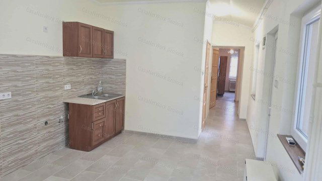 Kiadó családi ház, albérlet, Szolnokon 350 E Ft / hó, 3 szobás