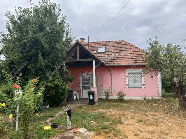 Eladó családi ház, Mezőszilason 13 M Ft, 1+1 szobás