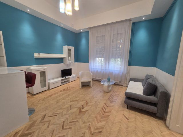 Kiadó téglalakás, albérlet, Budapesten, I. kerületben, 3 szobás
