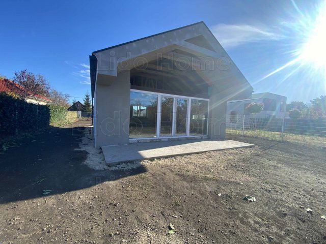 Eladó családi ház, Siófokon 75.9 M Ft, 3 szobás