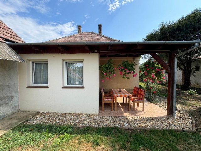 Eladó családi ház, Zalaszentgróton 41.9 M Ft, 2 szobás