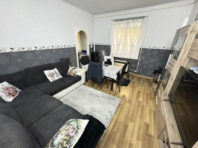 Eladó téglalakás, Budapesten, IV. kerületben, Lőrinc utcában