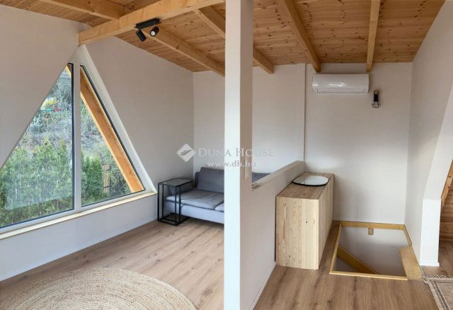 Eladó nyaraló, Zebegényben 130 M Ft, 3 szobás