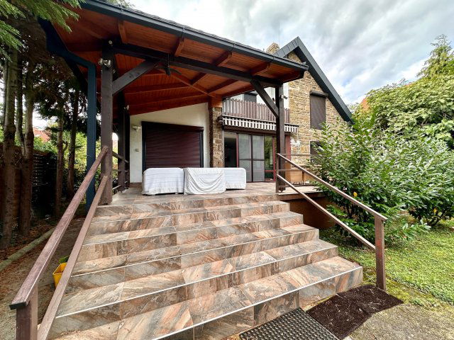 Eladó nyaraló, Tihanyban 320 M Ft, 4 szobás