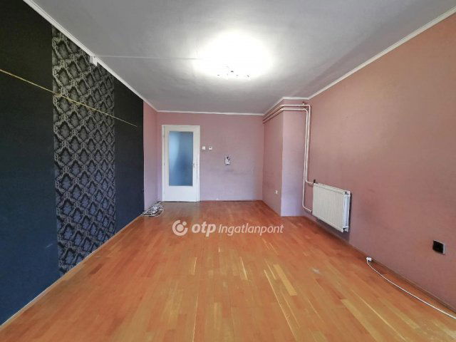 Eladó téglalakás, Siófokon 59.9 M Ft, 3 szobás