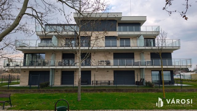 Eladó téglalakás, Siófokon 117.3 M Ft, 3+1 szobás