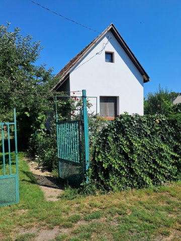 Eladó nyaraló, Törökszentmiklóson 4.9 M Ft, 1 szobás