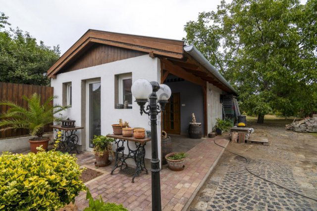 Eladó családi ház, Vecsésen 149.9 M Ft, 5 szobás