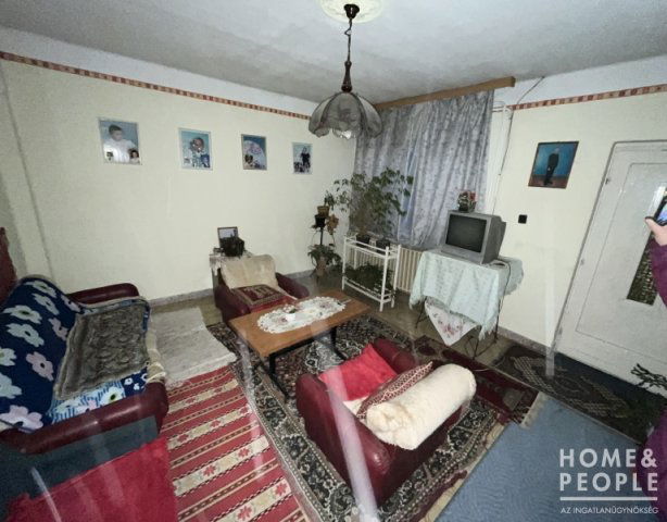 Eladó családi ház, Kisteleken 35.999 M Ft, 6 szobás