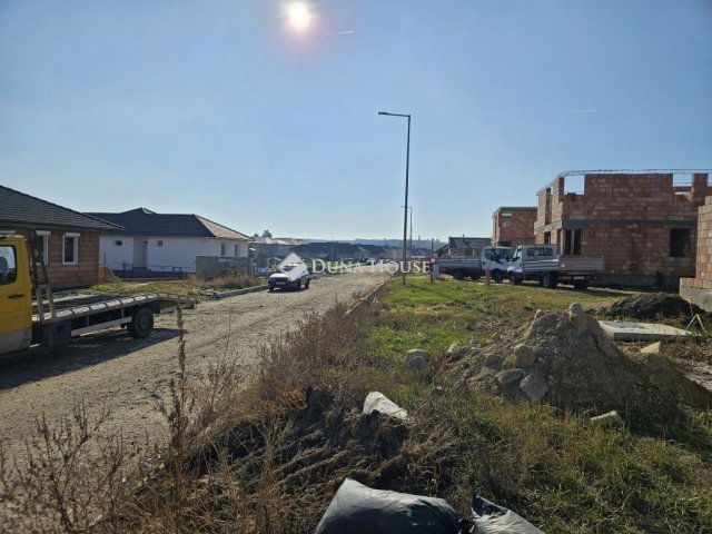 Eladó téglalakás, Mendén 79.9 M Ft, 4 szobás