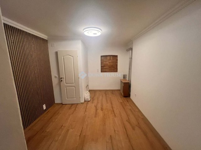 Eladó téglalakás, Budapesten, XII. kerületben 45 M Ft, 1 szobás