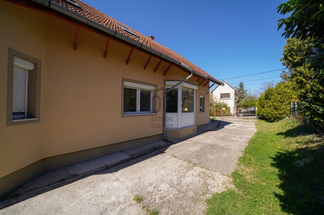 Eladó ikerház, Mogyoródon 92 M Ft, 4 szobás