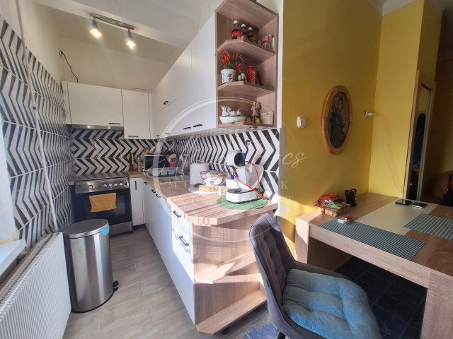 Eladó téglalakás, Komlón 28.9 M Ft, 2 szobás