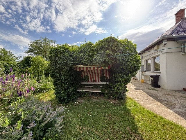Eladó családi ház, Ságváron 64 M Ft, 3 szobás