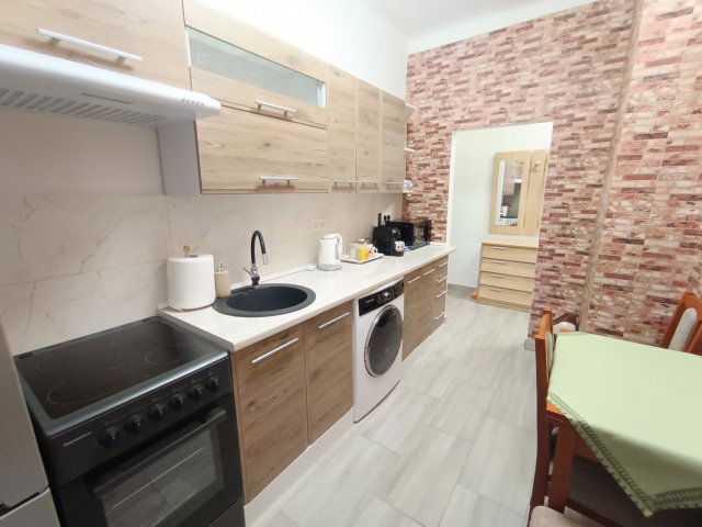 Eladó téglalakás, Komlón 35 M Ft, 2 szobás