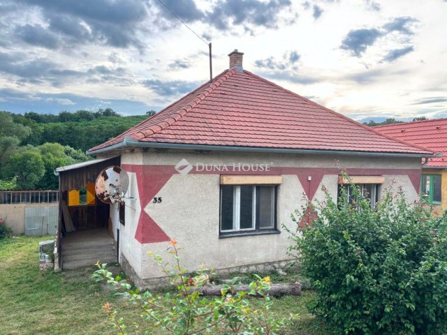 Eladó családi ház, Abaligeten 45 M Ft, 4 szobás