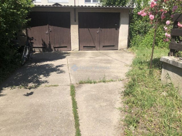 Eladó ikerház, Vácon 85 M Ft, 3 szobás / költözzbe.hu