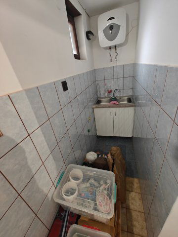 Kiadó üzlethelyiség, Pécelen 120 E Ft / hó