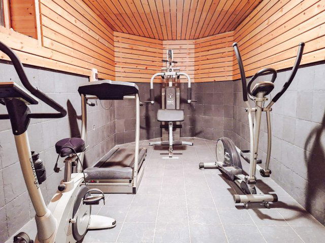 Eladó családi ház, Solymáron 269 M Ft, 7 szobás