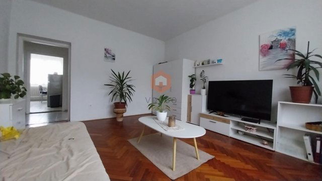 Eladó családi ház, Pécsett 69.9 M Ft, 6+3 szobás