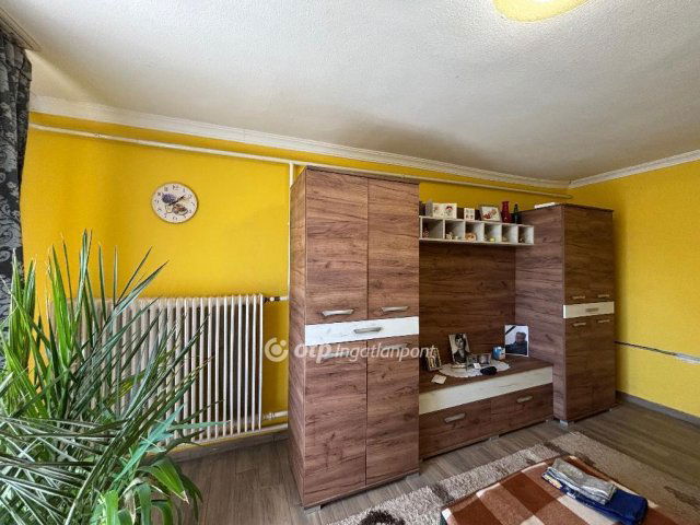 Eladó családi ház, Beszterecén 12.9 M Ft, 4 szobás