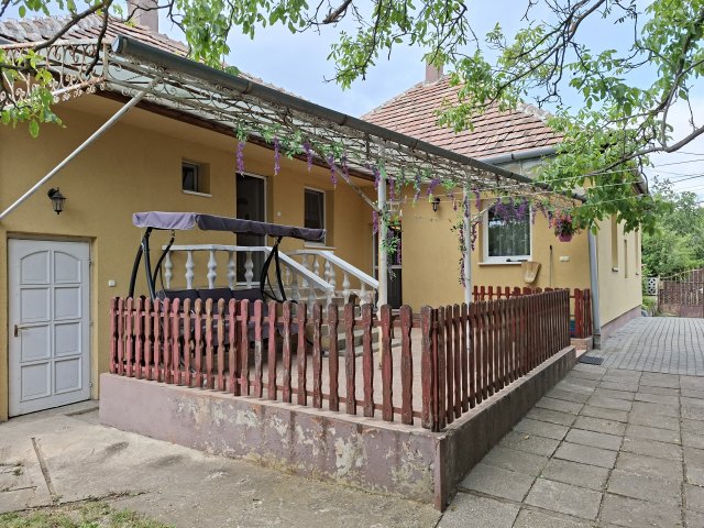 Eladó családi ház, Őrbottyánban 85 M Ft, 2+1 szobás