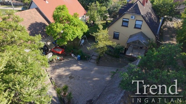Eladó családi ház, Solton 75.9 M Ft, 5 szobás