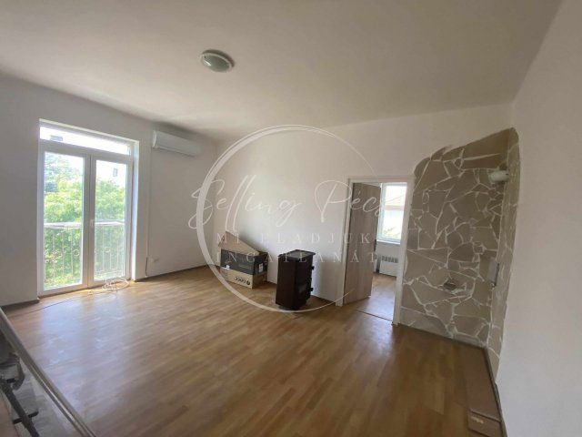 Eladó téglalakás, Komlón 19.9 M Ft, 2+1 szobás